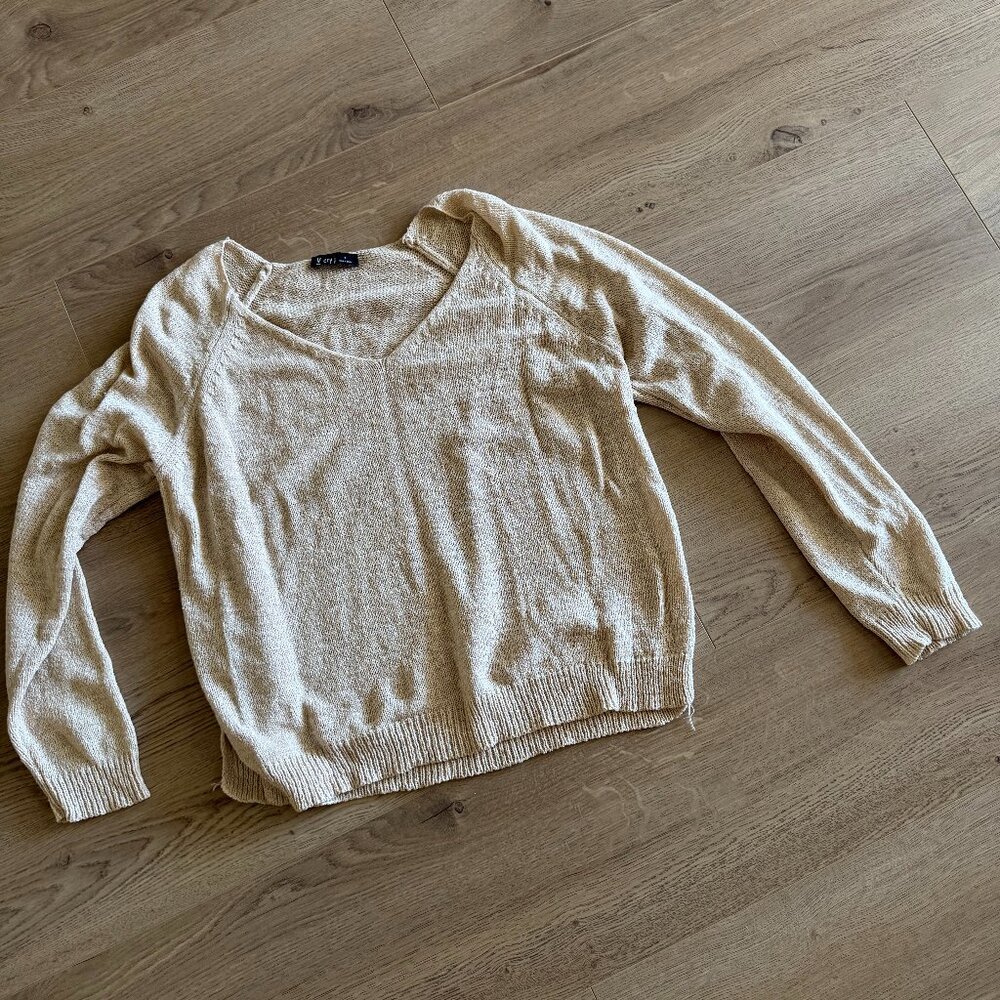 cream lightweight v neck sweater size S